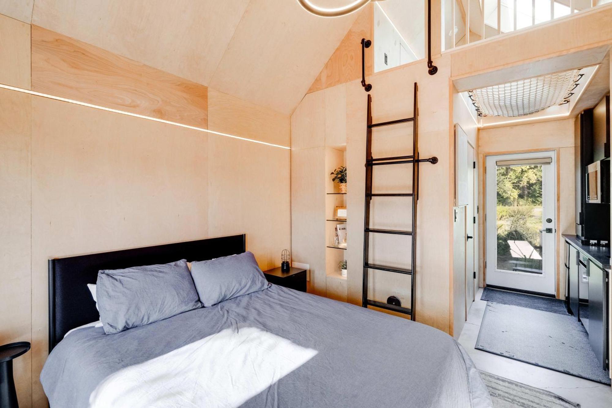 Bunkies- The Hold Ottawa Exterior foto